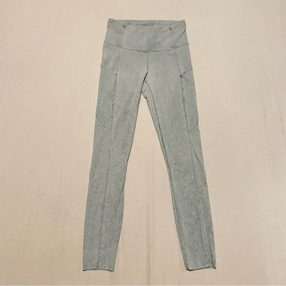 Lululemon Fast and Free Tight Nulux City Grit White Blue Fog Size 4